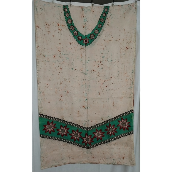 Rare Silk Tablecloth Runner Red Green Sri Lanka Poinsettia 54"×70" Handmade Art - Picture 2 of 10